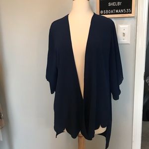 Navy kimono with scalloped sleeves 💙